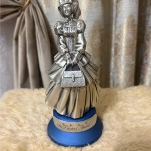 Avon 1989-1990  District Award #2 In Total Sales Award Figurine Statue, EUC